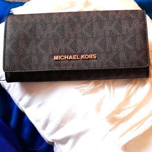 Brand nee Michael Kores clutch wallet